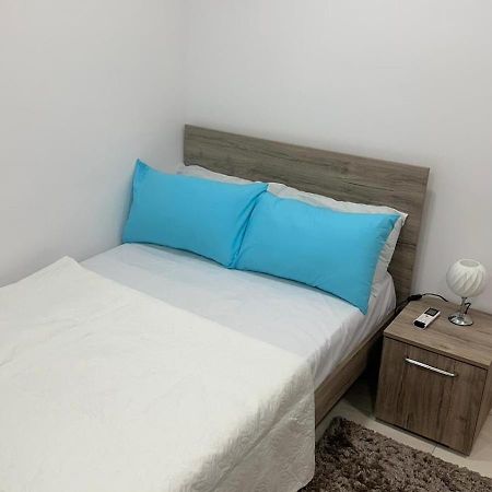 Your Elegant Home Away From Home Shared Apartment Only With Host Zebbug  Bagian luar foto